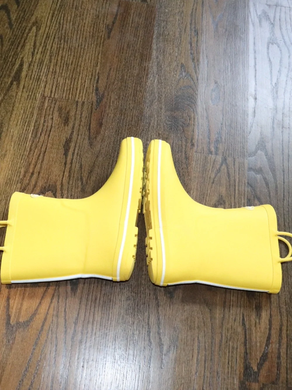 Kids Rain Boots Waterproof Rubber Boots with Easy-on Handles Size: Big Kid 4